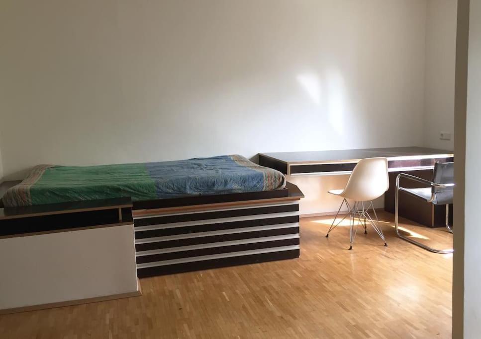Room In Maisonette With Garden, Parking Place Vídeň Exteriér fotografie